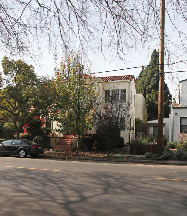 1937 Talmadge St in Los Angeles, CA - Building Photo