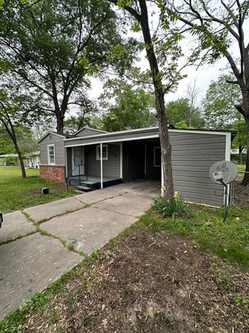 106 Circle Dr in Bogata, TX - Building Photo