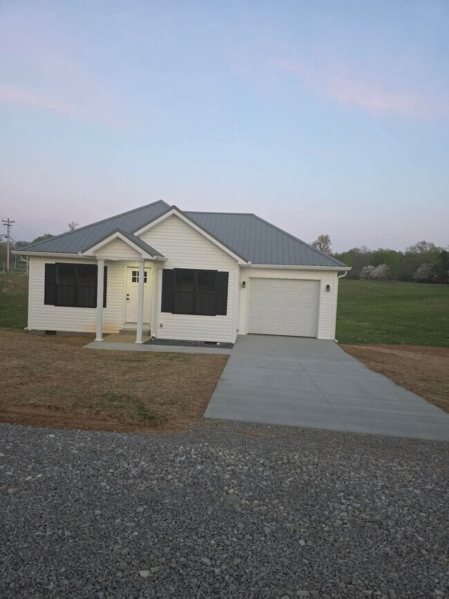 807 Hillcrest Dr in Brandenburg, KY - Building Photo - Building Photo