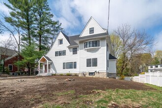 653 Chestnut St in Newton, MA - Building Photo - Building Photo