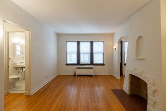 3500 Pleasant Ave S in Minneapolis, MN - Foto de edificio - Interior Photo