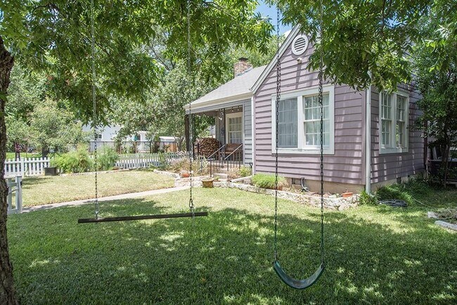 1012 E 44th St in Austin, TX - Building Photo - Building Photo