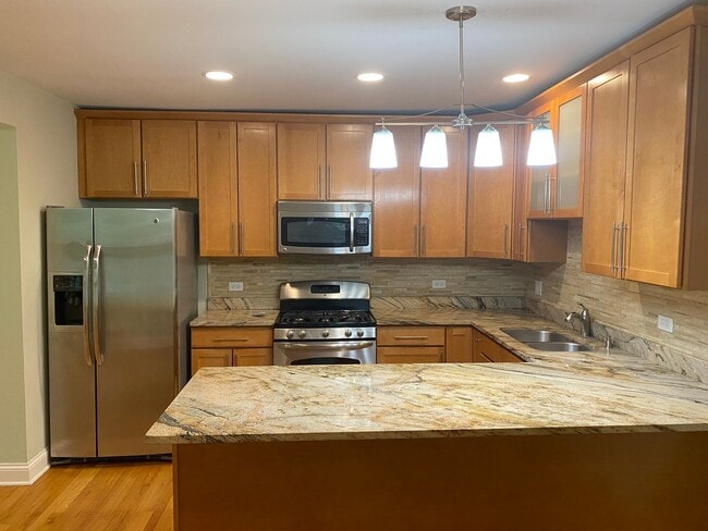 property at 6424 S Woodlawn Ave