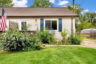 404 Russell St in Middleville, MI - Building Photo - Building Photo