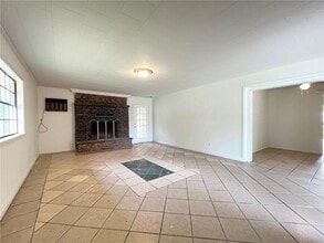 201 Carlton St. in Springdale, AR - Building Photo - Building Photo