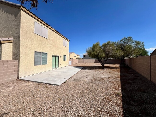 5813 Michael Dean St in North Las Vegas, NV - Building Photo - Building Photo