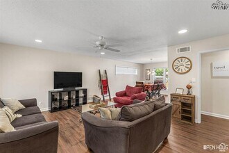 2418 Hampstead Ln in Wichita Falls, TX - Building Photo - Building Photo