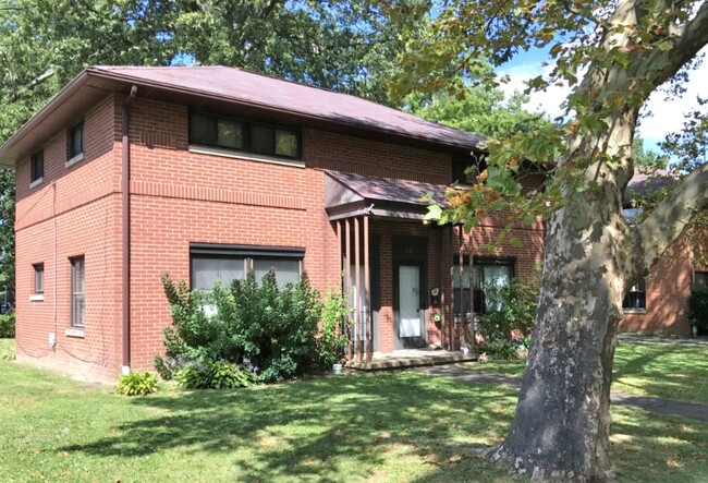 property at 1141 Saxe Ave