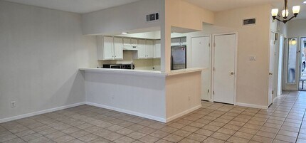 125 April Point Dr S in Montgomery, TX - Building Photo - Building Photo