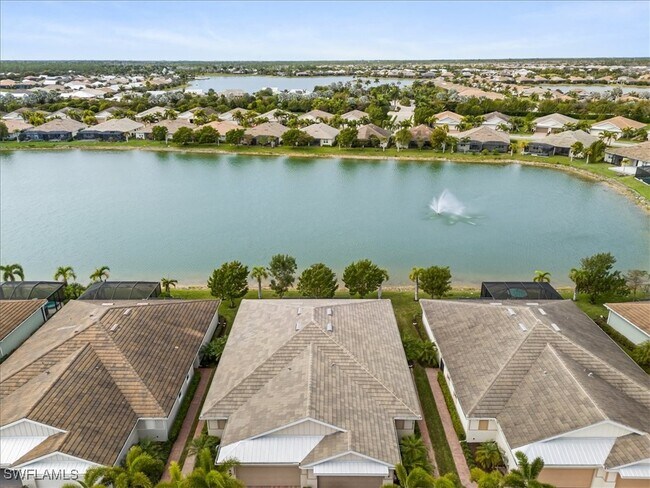 14672 Edgewater Cir in Naples, FL - Building Photo - Building Photo