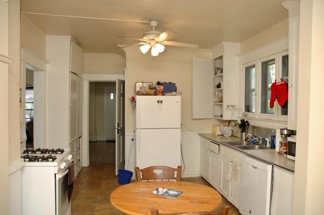 145 Fuller Ave SE in Grand Rapids, MI - Building Photo - Building Photo