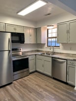 726 Ohio Pike in Cincinnati, OH - Building Photo