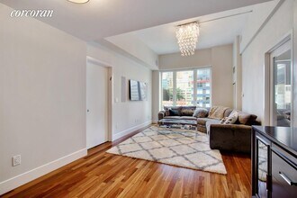 250 E 53rd St-Unit -: 802 in New York, NY - Building Photo - Building Photo