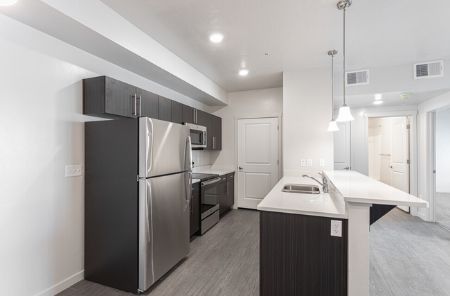 Quail Point Apartments in Nampa, ID - Building Photo - Interior Photo