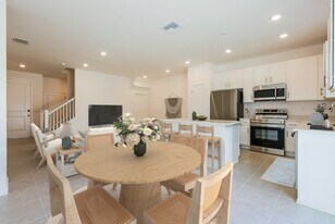 1464 Tristar Dr in Plant City, FL - Building Photo