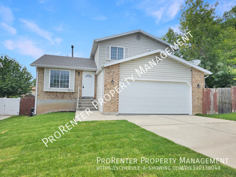 2575 N 1100 W in Layton, UT - Building Photo
