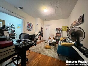 200 Kelton St, Unit 25W-15 in Boston, MA - Building Photo - Building Photo