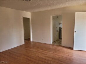 2600 E Vana Ave in North Las Vegas, NV - Building Photo - Building Photo