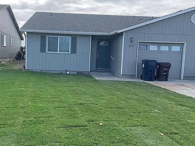 property at 530-532 NE Larch Ave