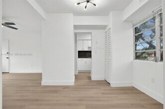 4740 Pine Tree Dr in Miami Beach, FL - Building Photo - Building Photo