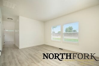 1126 E Connecticut Ave in Nampa, ID - Building Photo - Building Photo
