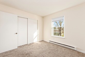 2589 Red Rock Blvd-Unit -b in Grove City, OH - Foto de edificio - Building Photo