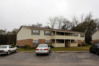 Green Meadows Apartments in Theodore, AL - Building Photo - Building Photo