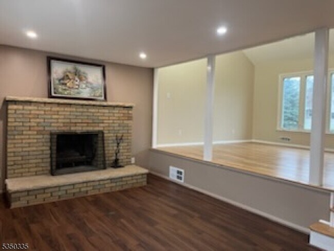 63 Claudia St in Iselin, NJ - Building Photo - Building Photo