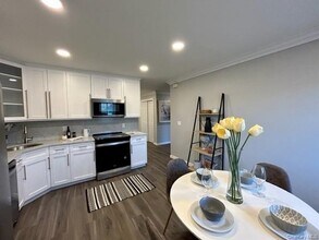 285 Victorian Ct in Holtsville, NY - Building Photo - Building Photo