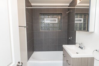 5020 N Washtenaw Ave in Chicago, IL - Building Photo - Building Photo