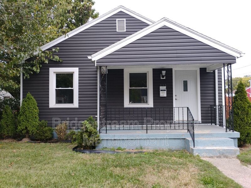 539 W Stewart St in Dayton, OH - Building Photo