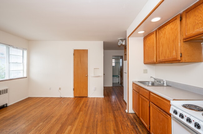 The Shields Apartments in Cincinnati, OH - Foto de edificio - Building Photo