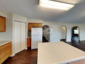 143 Georges Creek Dr in Pickerington, OH - Foto de edificio - Building Photo