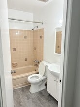 6570-6570 Burlington Ave in Burnaby, BC - Building Photo - Building Photo