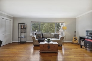 2230 Cheshire Bridge Rd NE in Atlanta, GA - Building Photo