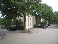 Salina Village Apartments in Charleston, WV - Foto de edificio - Building Photo