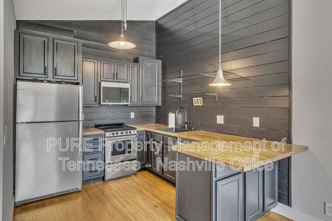 property at 613 Hillsboro Rd