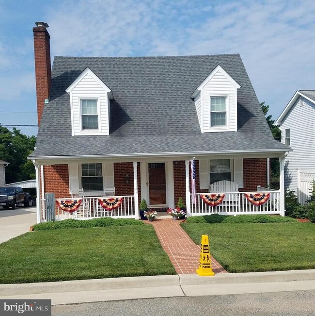 property at 1015 Clearview Ave