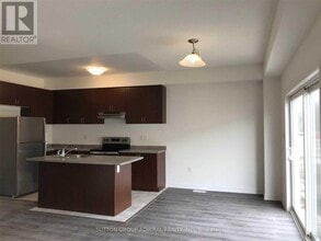 21 Hills Thistle Dr in Wasaga Beach, ON - Building Photo - Building Photo