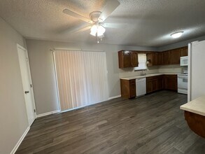 212 SW 26th St in Blue Springs, MO - Building Photo - Building Photo