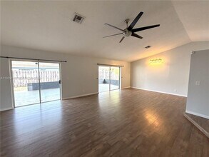 8721 NW 47th St in Lauderhill, FL - Building Photo - Building Photo