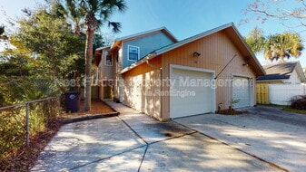 124 Magnolia St in Atlantic Beach, FL - Building Photo