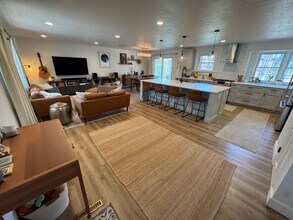 3622 S Newport Way in Denver, CO - Building Photo - Building Photo