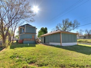 801 N Ash St in Guthrie, OK - Building Photo - Building Photo
