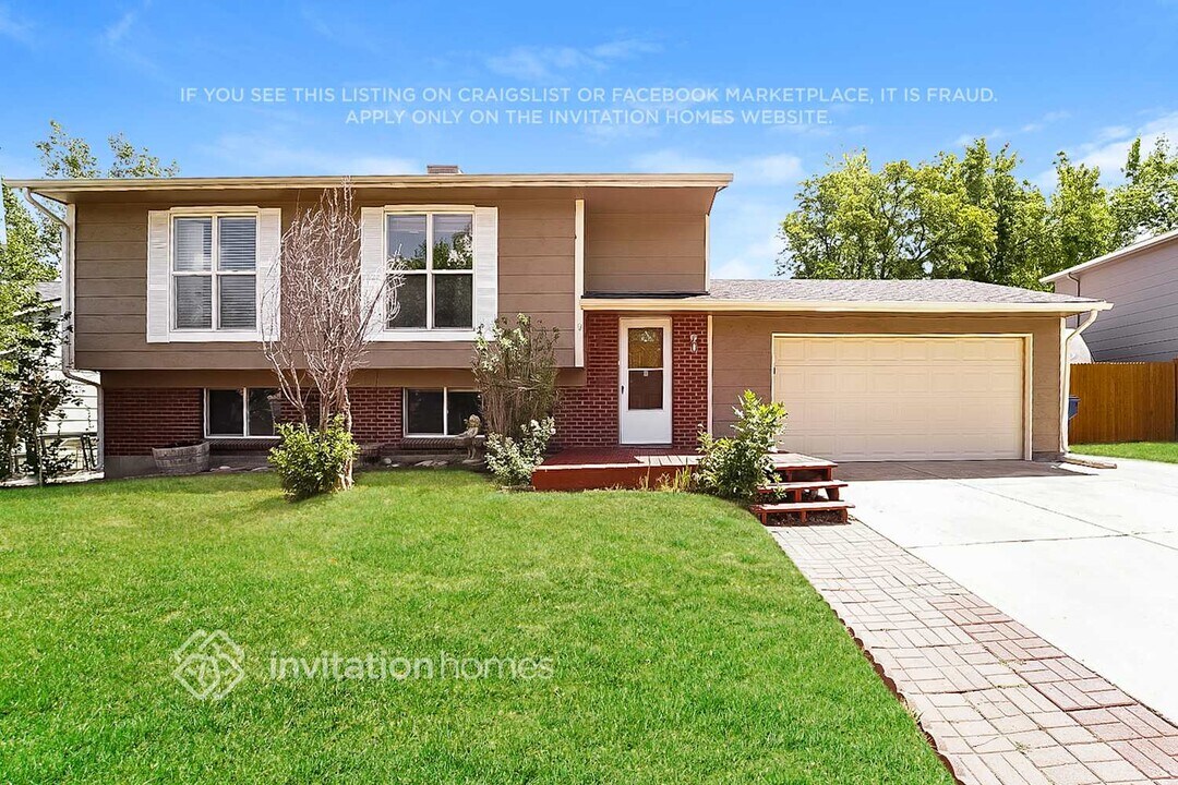 9254 Garland St in Westminster, CO - Building Photo