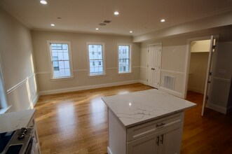 276 Athens St, Unit PH in Boston, MA - Building Photo - Building Photo