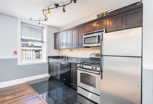 110 1st St in Hoboken, NJ - Building Photo - Building Photo