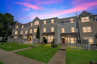 5110 Neuse Commons Ln in Raleigh, NC - Building Photo - Building Photo
