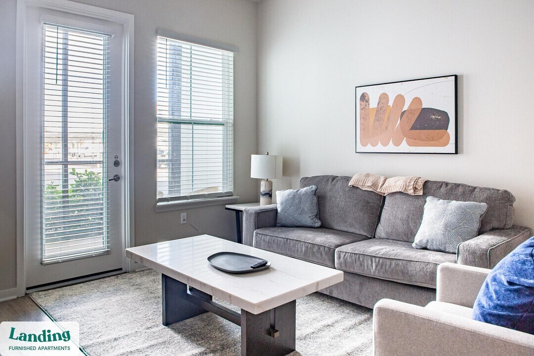 4902 Cosmos Cir in Wimauma, FL - Foto de edificio