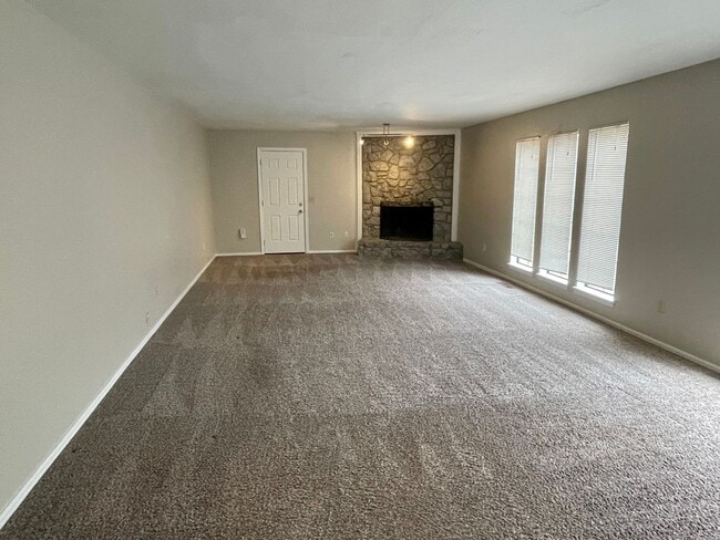 7012 N Spinnaker Ln in Oklahoma City, OK - Building Photo - Building Photo